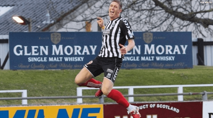 5 Of The Tallest Footballers In The World