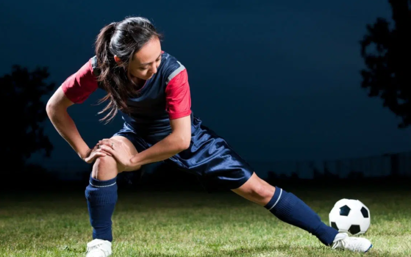How To Stretch In Soccer [8 Proven Ways] 2023