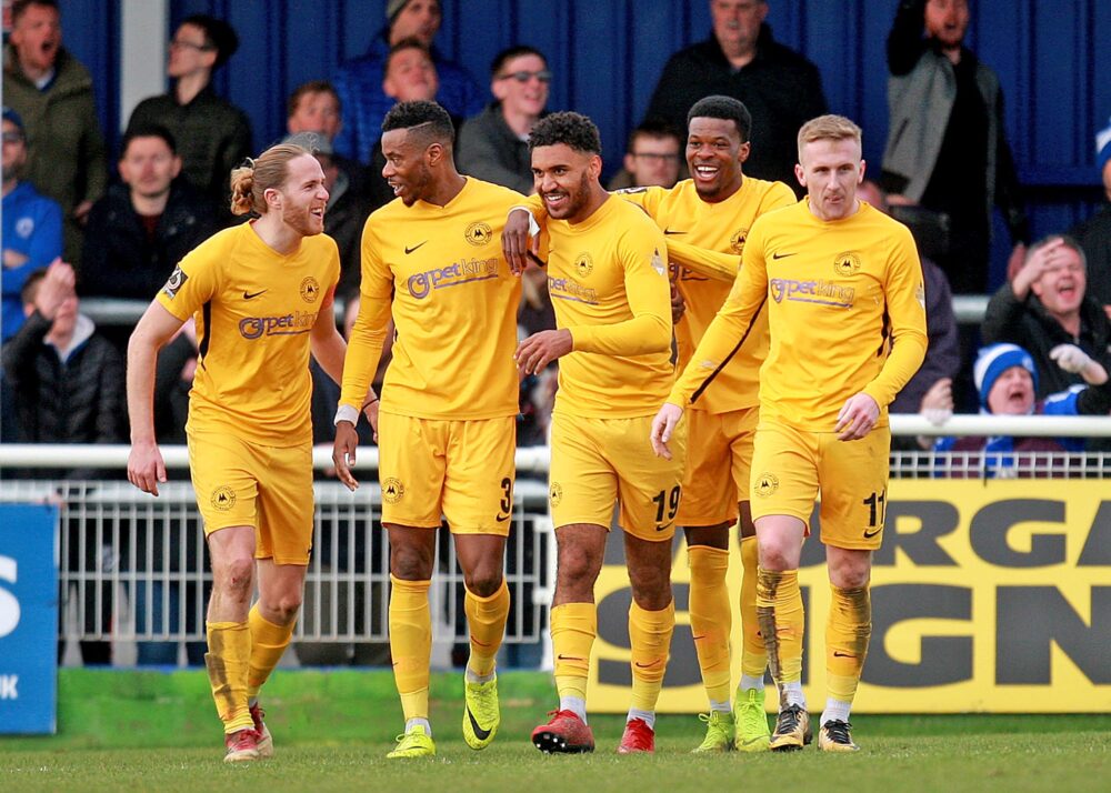 10 Top Soccer Teams With Yellow Jersey
